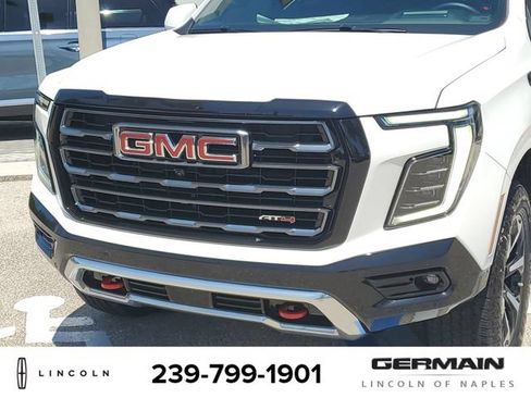 Used 2025 GMC Yukon XL AT4 w/ AT4 Premium Package AWD/4WD image 13