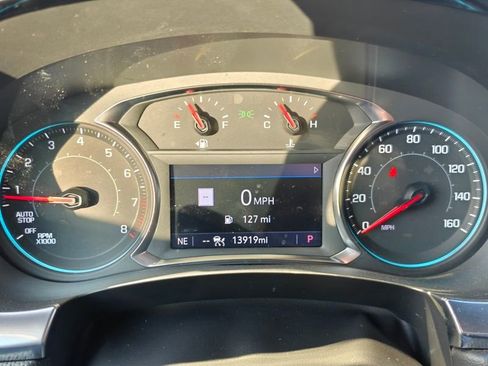 Used 2023 Chevrolet Traverse RS image 32