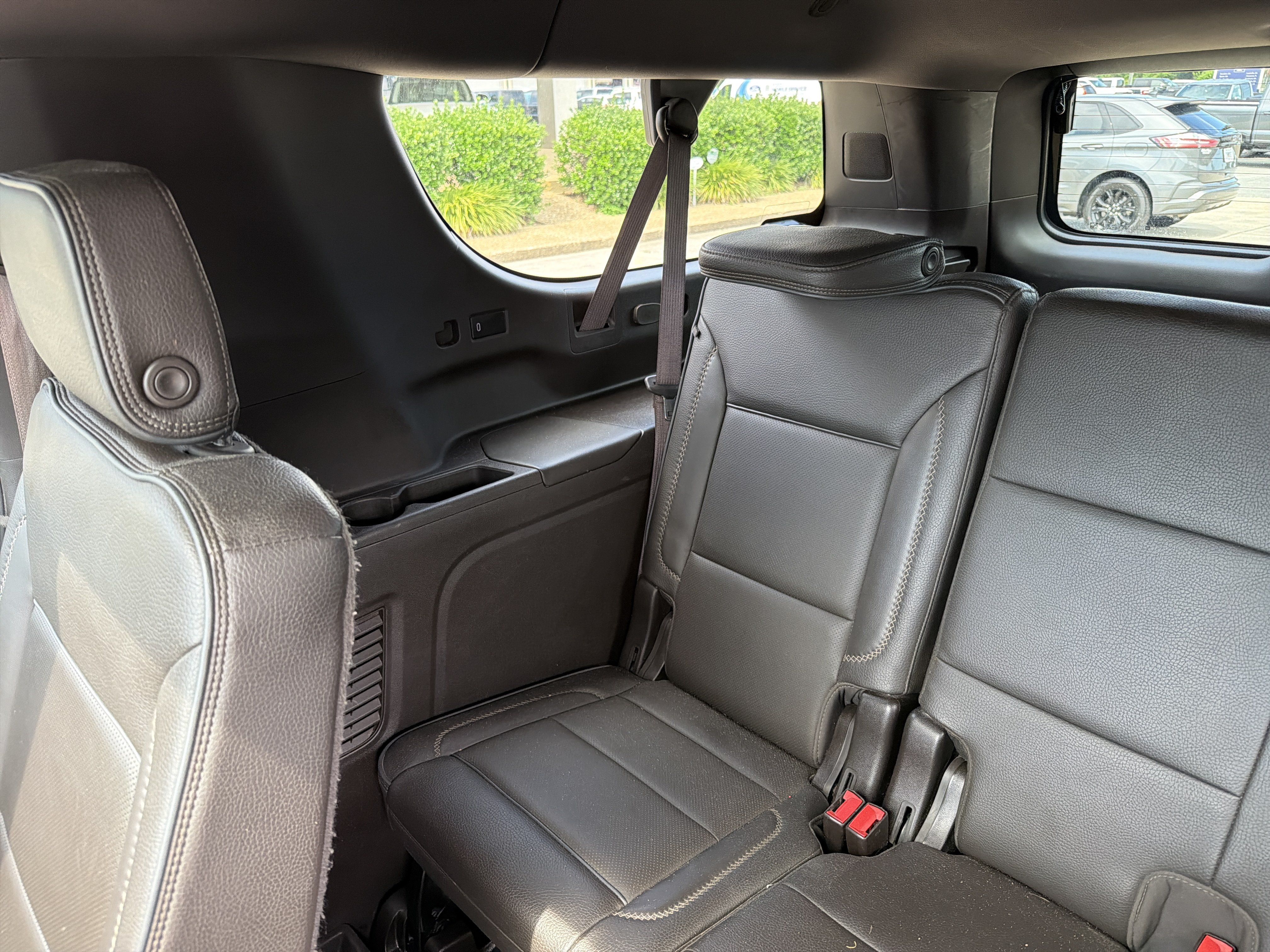 Used 2022 GMC Yukon XL Denali w/ Denali Premium Package AWD/4WD image 25