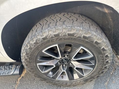 Used 2021 Chevrolet Tahoe Z71 w/ Rear Media and Nav Package image 14