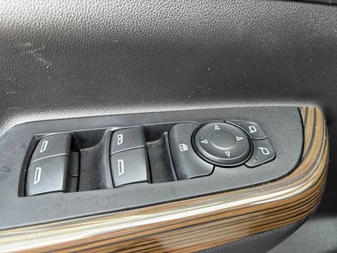 Used 2023 GMC Acadia SLE w/ Driver Convenience Package AWD/4WD image 13