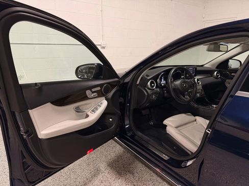 Used 2018 Mercedes-Benz C 300 4MATIC Sedan image 9
