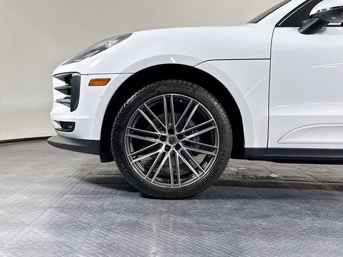 Certified 2020 Porsche Macan AWD/4WD image 29