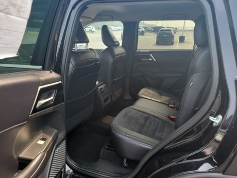 Used 2025 Mitsubishi Outlander SE AWD/4WD image 12