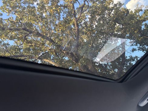 Used 2024 Genesis GV70 3.5T Sport image 19