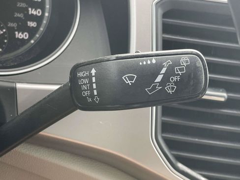 Used 2018 Volkswagen Atlas SE w/ R-Line Package FWD image 26