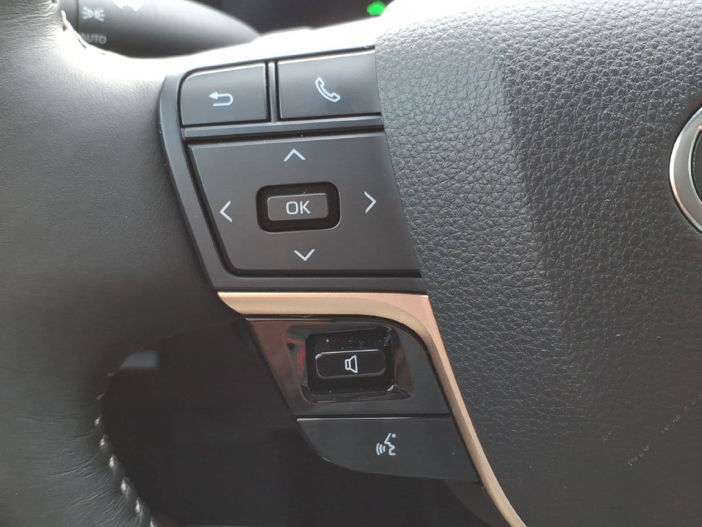 Used 2025 Toyota Crown Signia AWD/4WD image 20