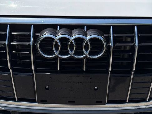 Used 2025 Audi Q3 2.0T Premium AWD/4WD image 3