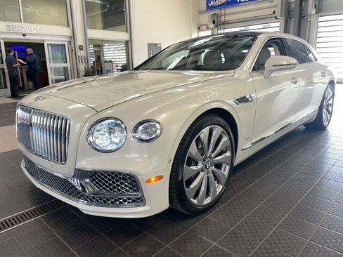Used 2021 Bentley Flying Spur W12 image 3