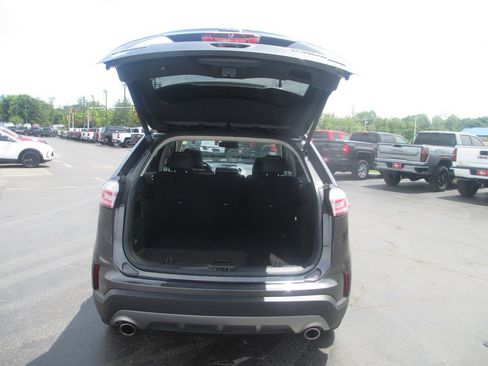 Used 2020 Ford Edge Titanium w/ Equipment Group 301A AWD/4WD image 9