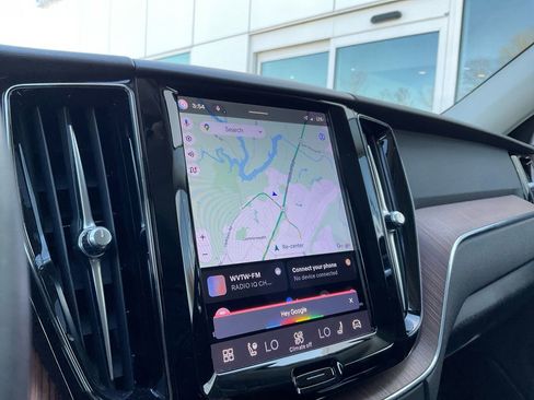 Certified 2023 Volvo XC60 B5 Plus w/ Protection Package Premier image 14