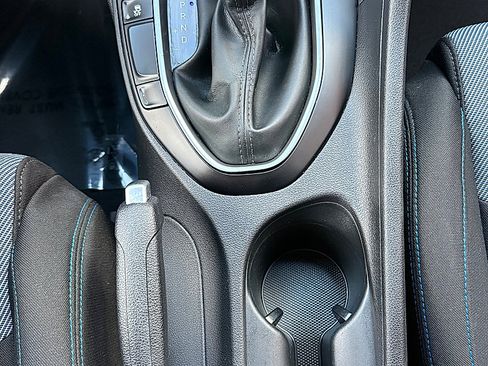 Used 2019 Hyundai Veloster 2.0 image 24