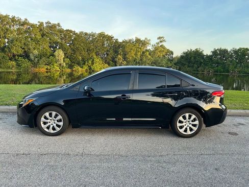 Used 2023 Toyota Corolla LE FWD image 3