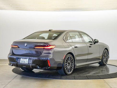 Certified 2025 BMW i7 eDrive50 w/ M Sport Package RWD image 4