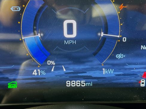 Used 2024 Chevrolet Equinox EV LT FWD image 12