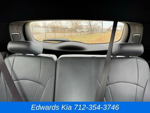 Used 2024 Buick Enclave Premium image 16