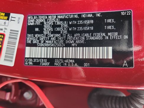 Used 2022 Toyota Highlander XLE AWD/4WD image 25