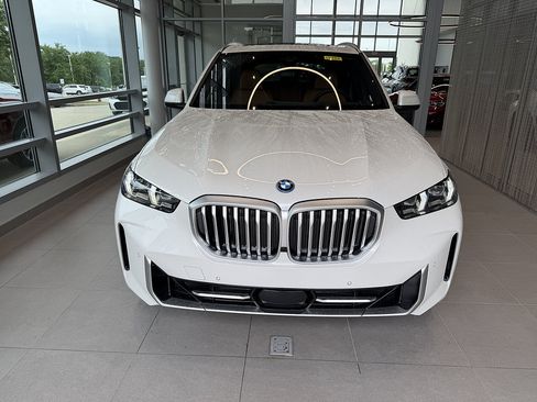 New 2026 BMW X5 xDrive50e AWD/4WD image 2