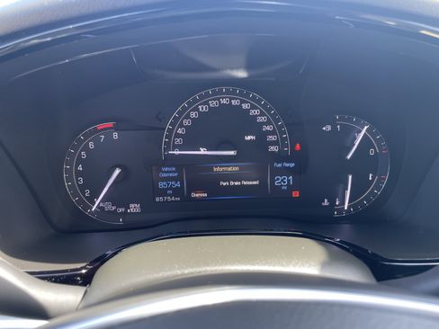 Used 2017 Cadillac XT5 Premium Luxury w/ Driver Assist Package AWD/4WD image 19