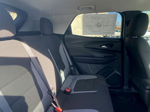 New 2026 Chevrolet TrailBlazer LT w/ Midnight Edition FWD image 17