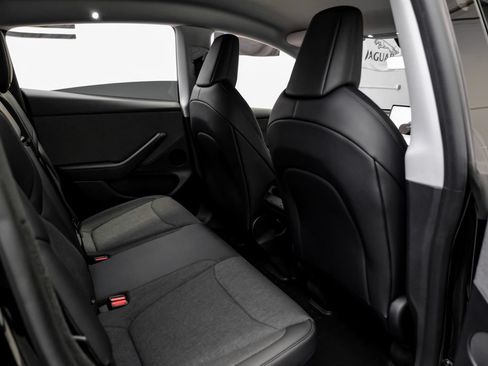 Used 2026 Tesla Model Y 2WD image 36