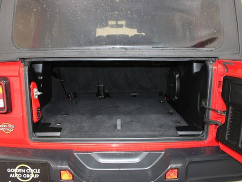 Used 2018 Jeep Wrangler Unlimited Sahara image 26