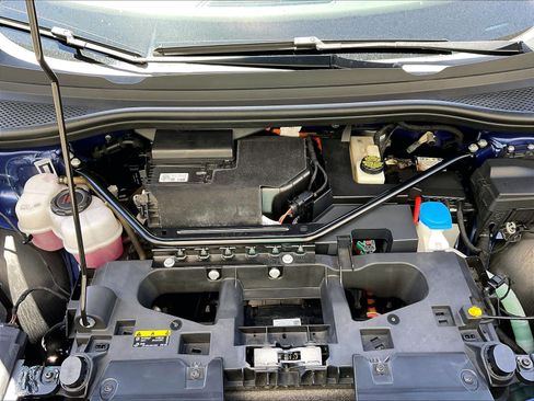 Certified 2021 Volkswagen ID.4 Pro S w/ Gradient Package RWD image 8