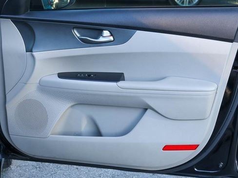 Used 2020 Kia Forte LXS image 13