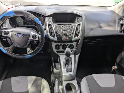 Used 2014 Ford Focus SE w/ SE Sport Package FWD image 12