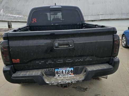 Used 2018 Toyota Tacoma Limited image 6