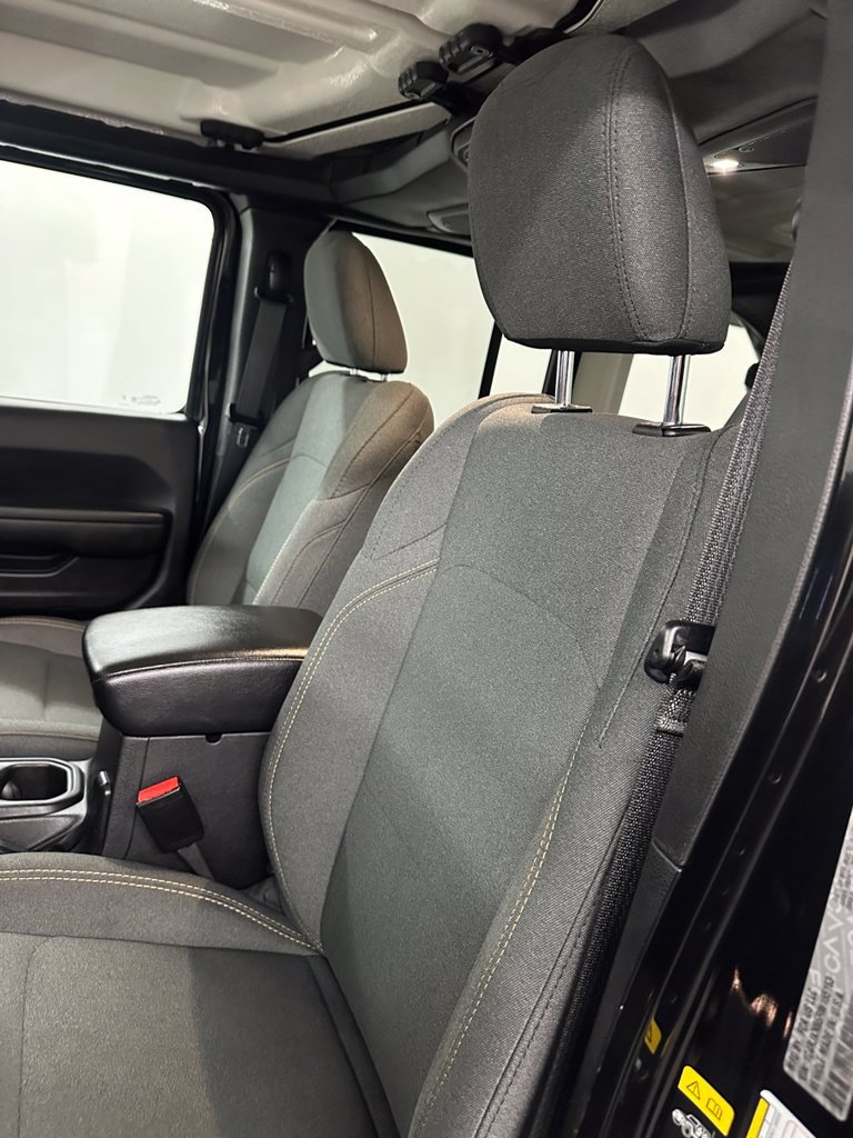 Used 2024 Jeep Wrangler Unlimited w/ Convenience Group AWD/4WD image 11