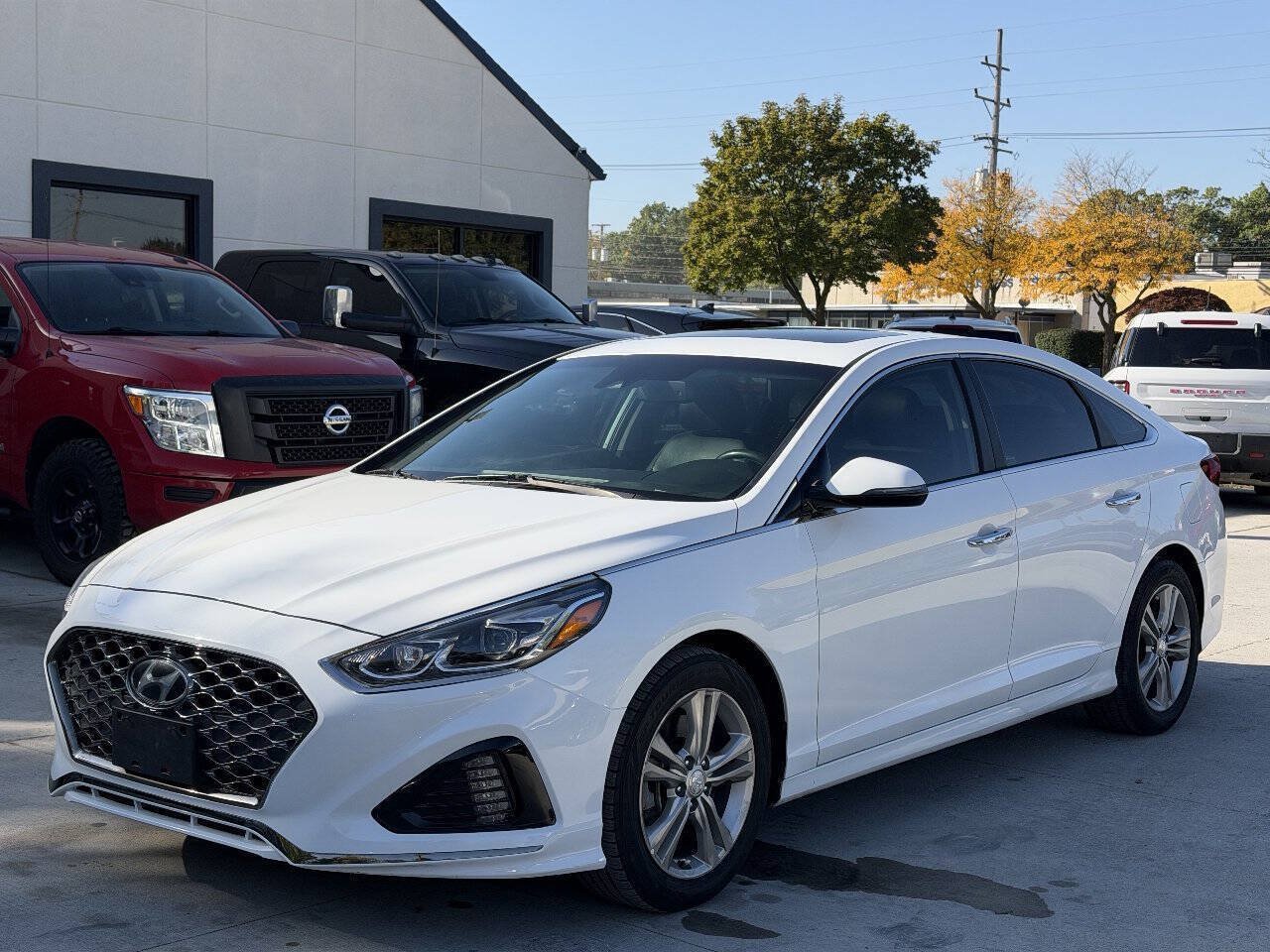 Used 2019 Hyundai Sonata Limited FWD image 2