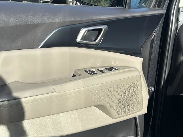Used 2026 Kia Carnival FWD image 17