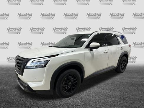 Used 2023 Nissan Pathfinder SL w/ Lighting Package (N92) AWD/4WD image 5
