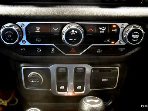 Used 2024 Jeep Wrangler Sport S image 16