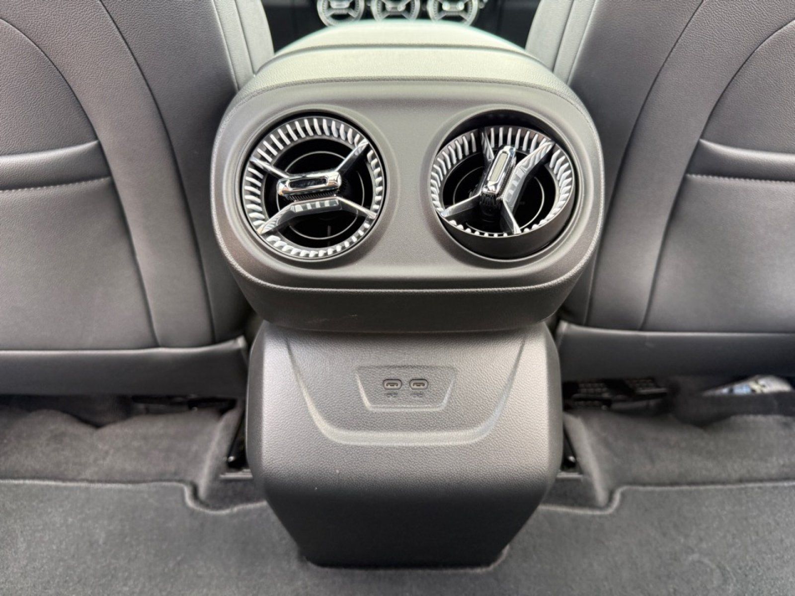 Used 2024 Chevrolet Blazer EV LT AWD/4WD image 34