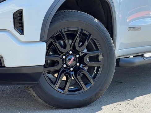 Used 2025 GMC Sierra 1500 Elevation AWD/4WD image 2