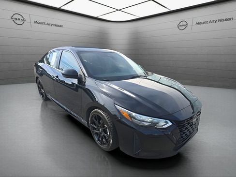 Certified 2025 Nissan Sentra SR w/ Midnight Edition FWD image 2
