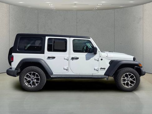 Used 2024 Jeep Wrangler Unlimited Sport AWD/4WD image 6