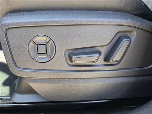 New 2025 Audi Q5 Premium Plus w/ Premium Plus AWD/4WD image 15