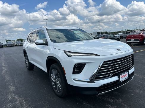 New 2027 Buick Enclave Preferred w/ Power Package FWD image 5