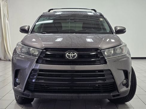 Used 2019 Toyota Highlander SE AWD/4WD image 11