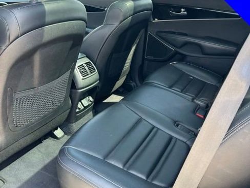 Used 2019 Kia Sorento SX w/ SX Touring Package FWD image 9