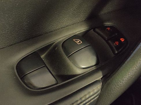 Used 2020 Nissan Rogue Sport S FWD image 27