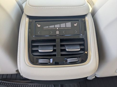 New 2026 Volvo XC90 B6 Ultra w/ Protection Package image 19