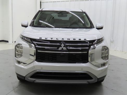 New 2025 Mitsubishi Outlander SE image 5