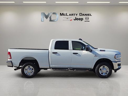 Used 2024 RAM 2500 Tradesman w/ Chrome Appearance Group AWD/4WD image 6