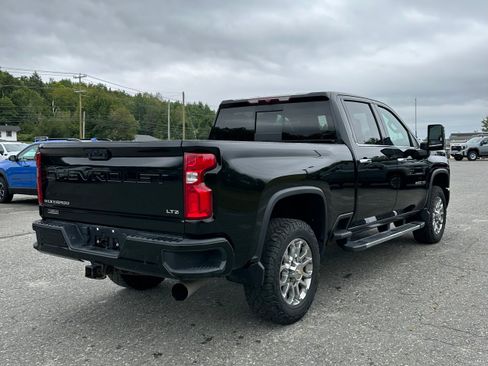 Used 2024 Chevrolet Silverado 2500 LTZ w/ LTZ Plus Package AWD/4WD image 3