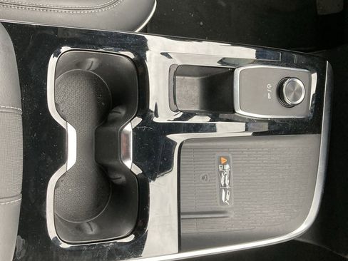 Used 2025 Buick Enclave Preferred image 27