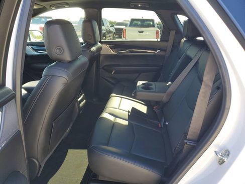 Used 2025 Cadillac XT5 Premium Luxury image 23
